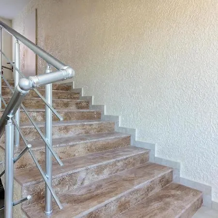 호텔 Хотел Черноморец 체르노모레츠